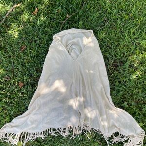 Minnie Rose Headwrap/ headscarf absolutely stunning & soft GUC